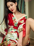 [Toutiao headline goddess] April 8, 2018 Feng Xuejiao 2m white sofa(41)